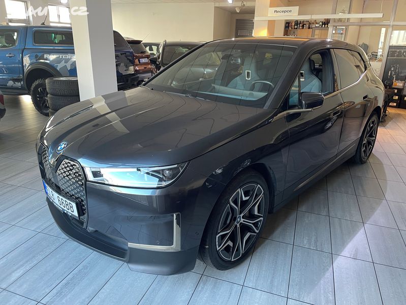 BMW iX, XDrive 40